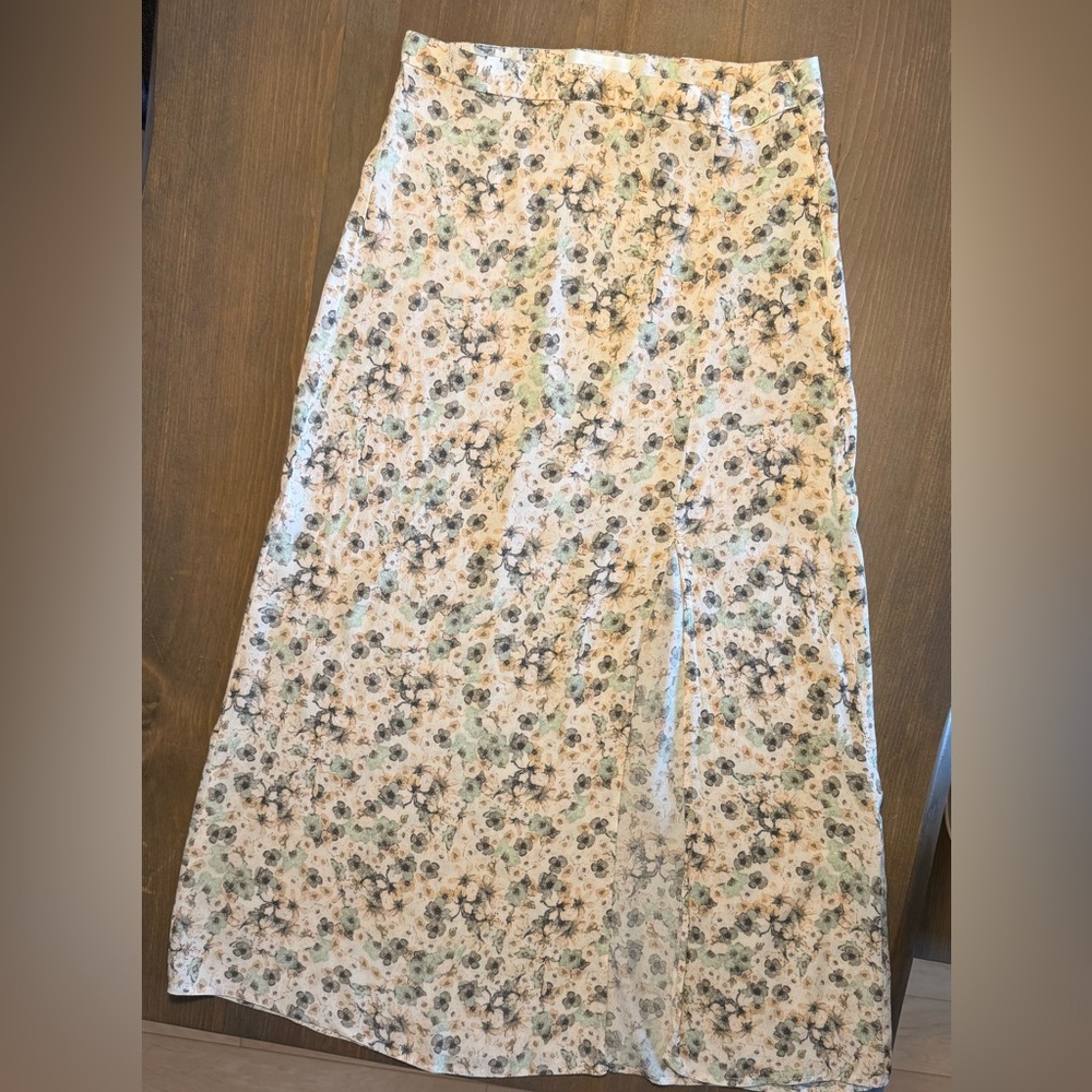 H&M Cream Floral A-Line Skirt